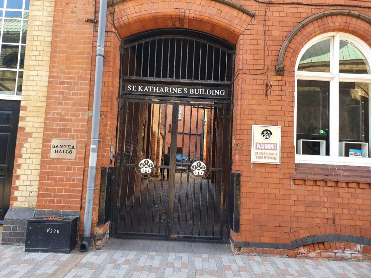 D19 Sangha Hall Leicester Exterior photo